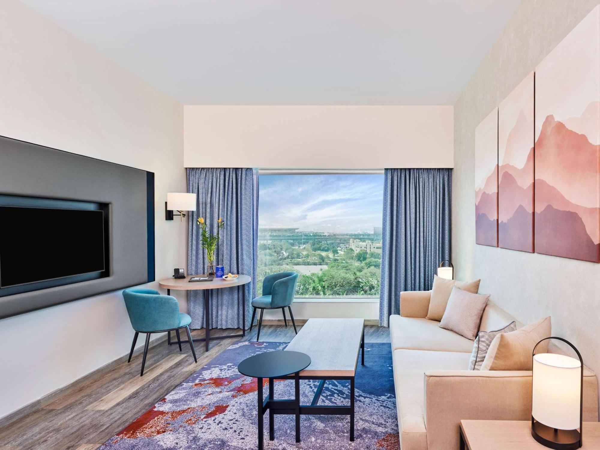 Novotel Mumbai International Airport المظهر الخارجي الصورة A suite at the hotel