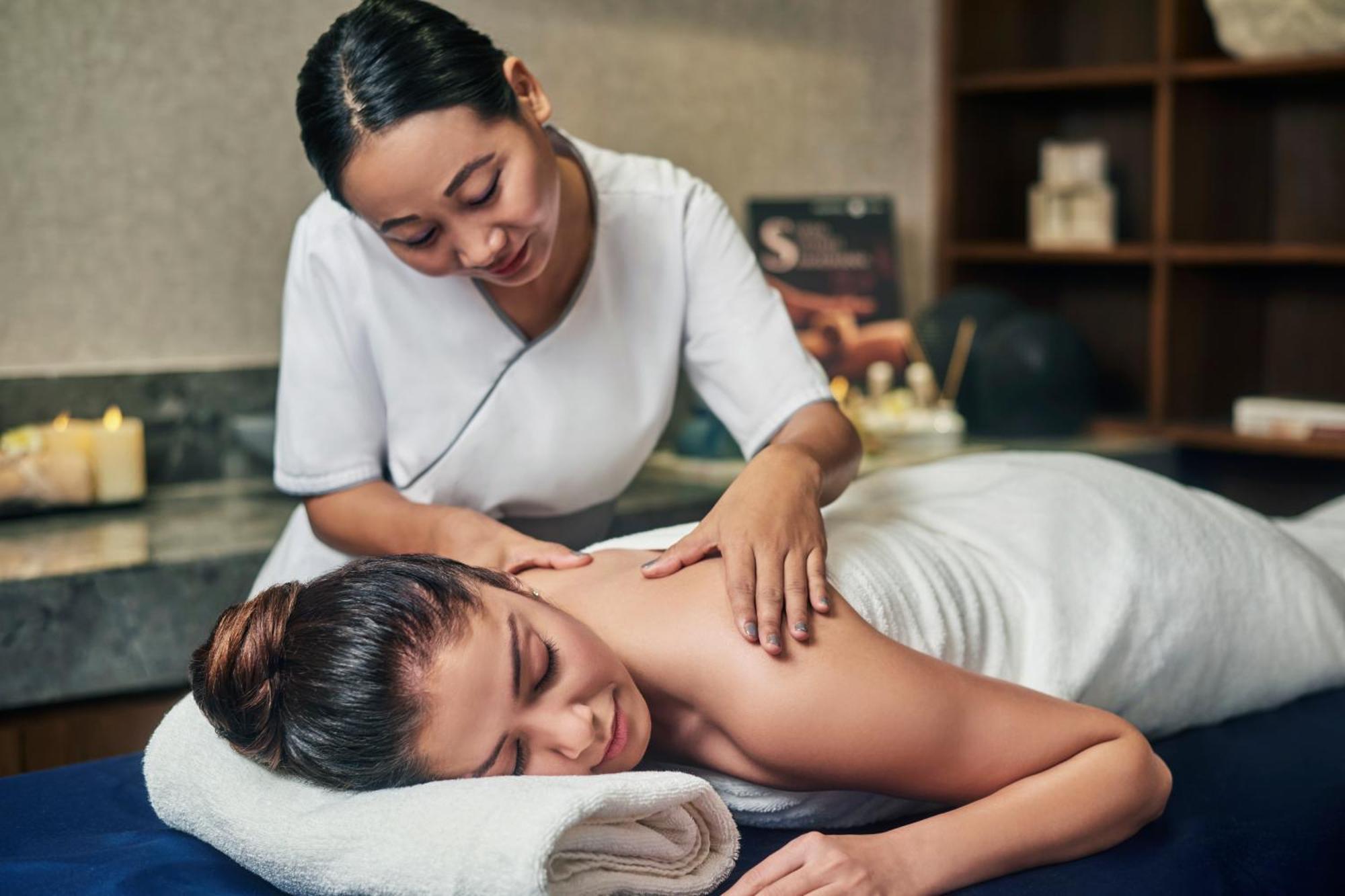 Novotel Mumbai International Airport المظهر الخارجي الصورة Thai massage