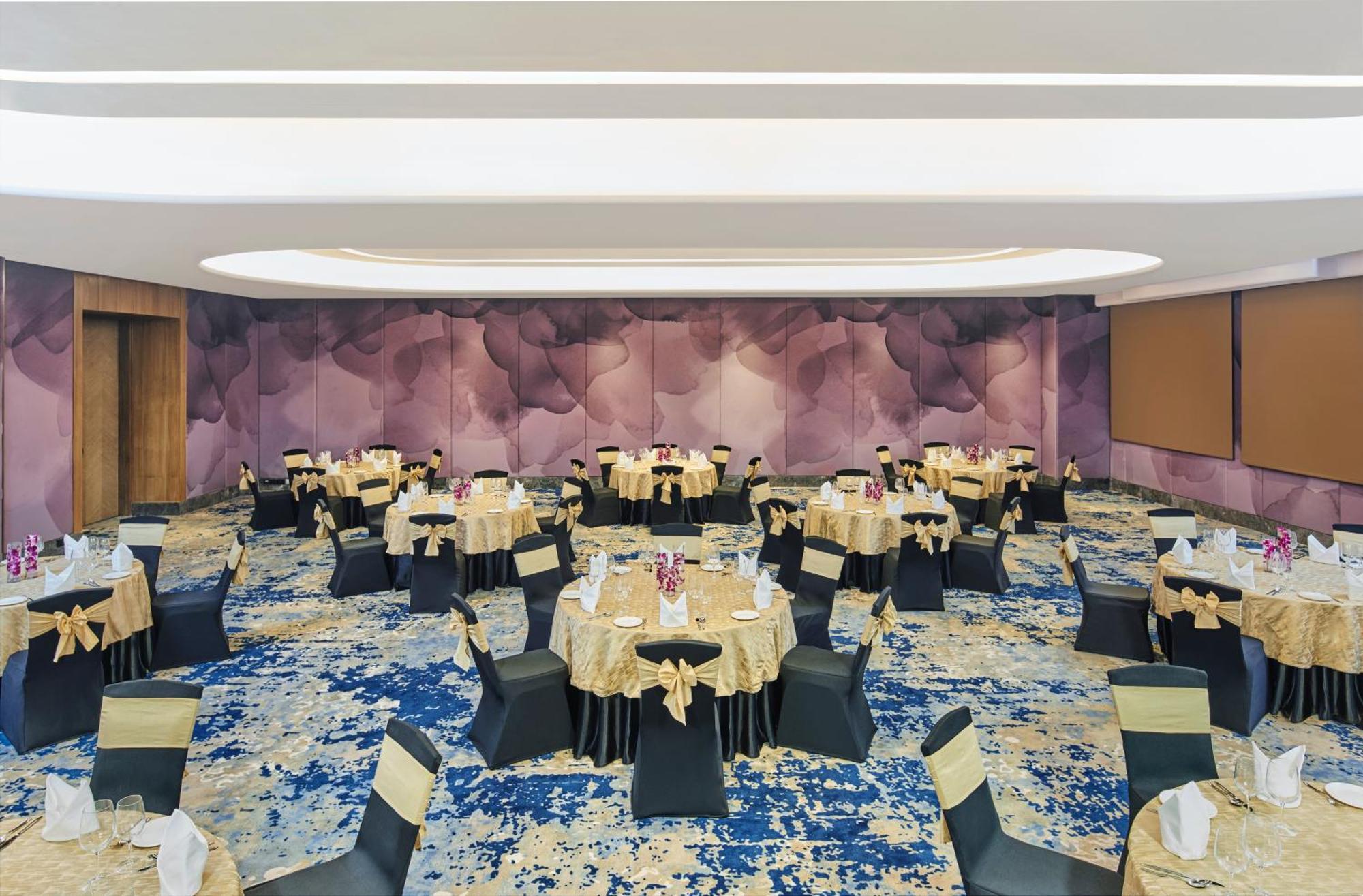 Novotel Mumbai International Airport المظهر الخارجي الصورة The ballroom